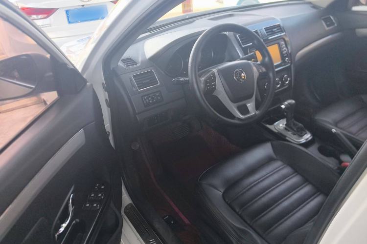 Used FORTHING Joyear S50 2016 1.6L CVT Deluxe Model Interior 2