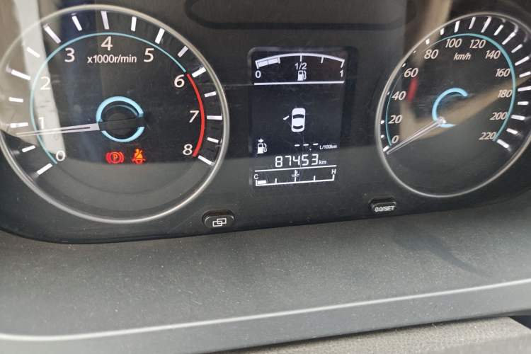 Used FORTHING Joyear S50 2016 1.5L Manual Luxury Model Odometer Close Up