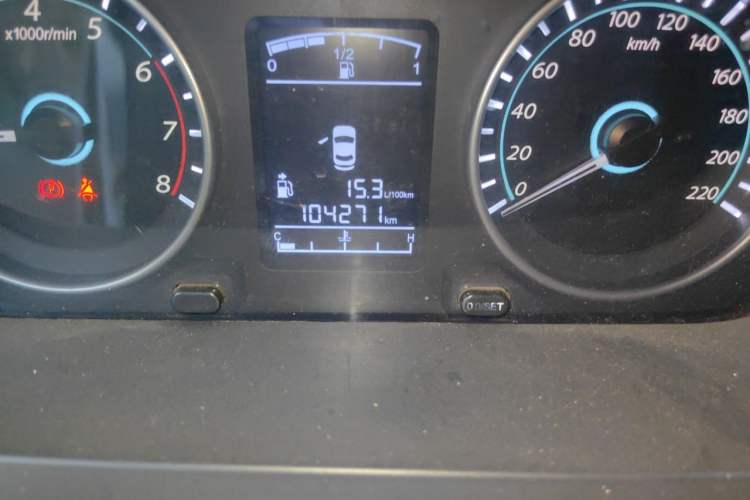 Used FORTHING Joyear S50 2016 2.0L Manual Luxury Version Odometer Close Up