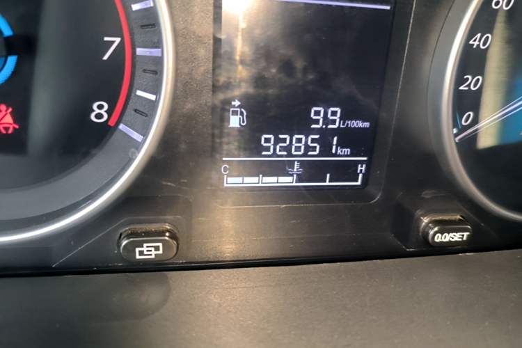Used FORTHING Joyear S50 2016 1.5L Manual Luxury Model Odometer Close Up