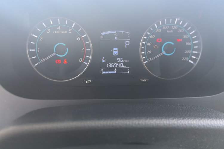 Used FORTHING Joyear S50 2016 1.6L CVT Deluxe Model Odometer Close Up