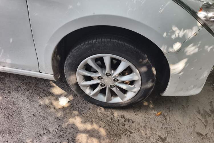 Used FORTHING Joyear S50 2016 1.5L Manual Luxury Edition Right Front Wheel Hub