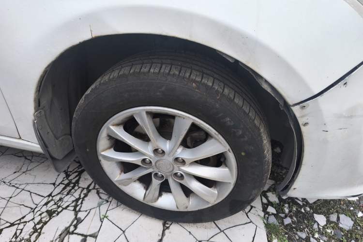 Used FORTHING Joyear S50 2016 1.5L Manual Luxury Edition Right Front Wheel Hub
