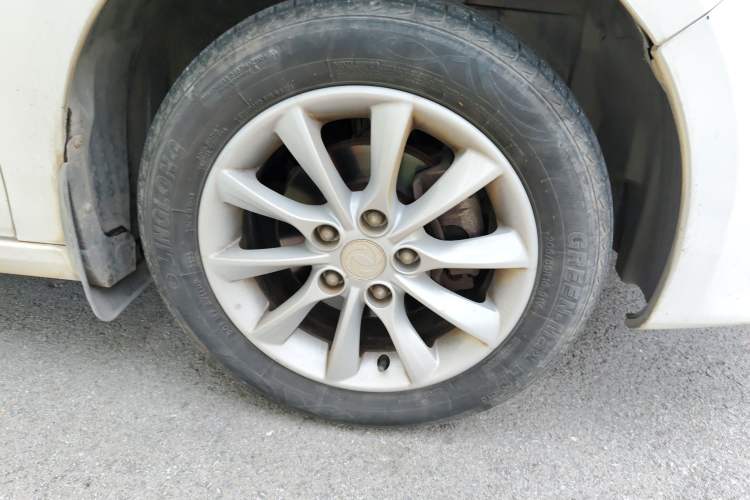 Used FORTHING Joyear S50 2016 1.5L Manual Luxury Edition Right Front Wheel Hub