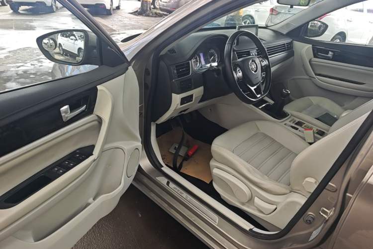 Used FORTHING Joyear S50 2017 2.0L Manual Luxury Version Driver Seat
