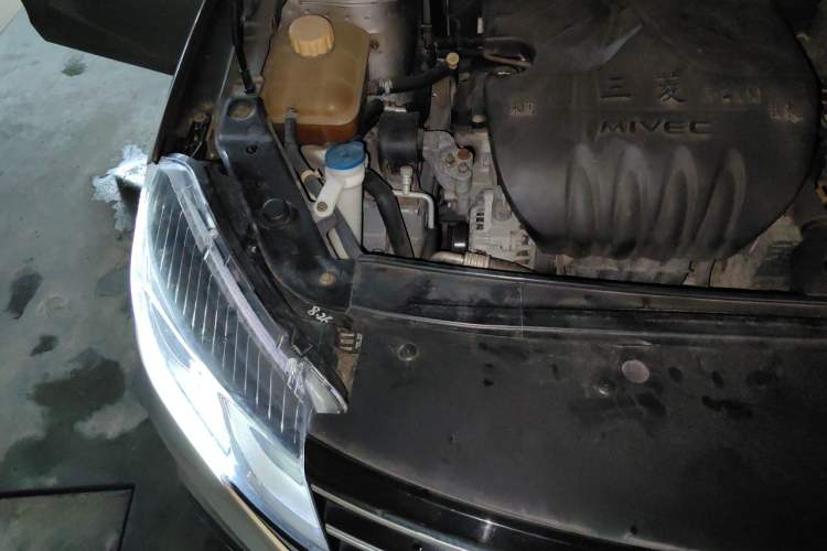 Used FORTHING Joyear S50 2017 1.6L CVT Luxury Model Engine Bay Right