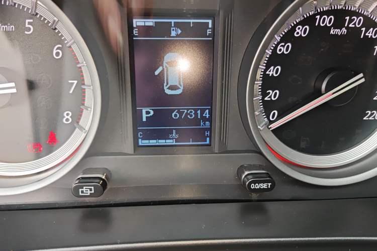 Used FORTHING Joyear S50 2017 1.6L CVT Luxury Model Odometer Close Up