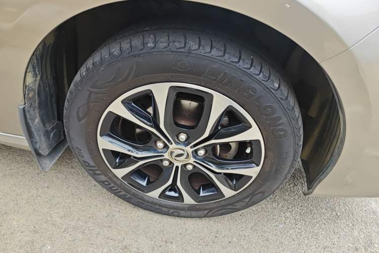 Used FORTHING Joyear S50 2017 1.6L CVT Luxury Model Right Front Wheel Hub
