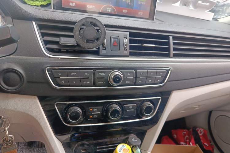 Used FORTHING Joyear S50 2017 1.5L Manual Luxury Version Audio And AC Panel