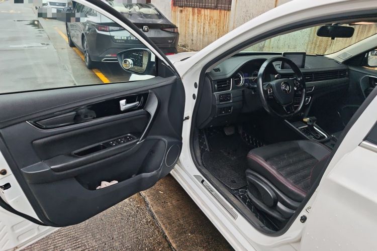 Used FORTHING Joyear S50 2017 1.6L CVT Luxury Model Driver Seat