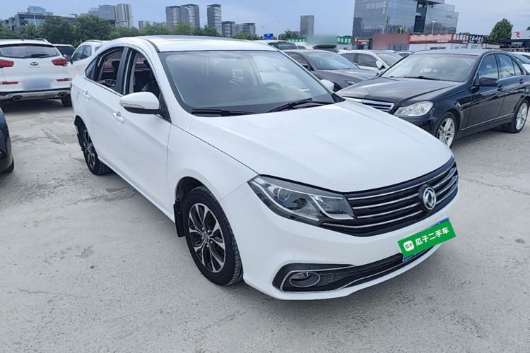 Used FORTHING Joyear S50 2017 1.6L CVT Luxury Model Front Right 45 Deg