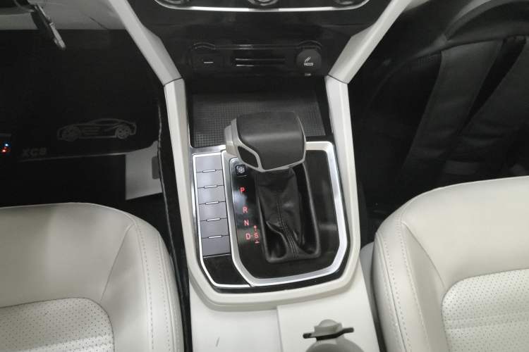 Used FORTHING Joyear S50 2017 1.6L CVT Luxury Model Gear Lever