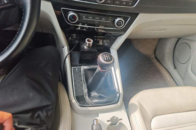 Used FORTHING Joyear S50 2017 1.5L Manual Luxury Model Gear Lever