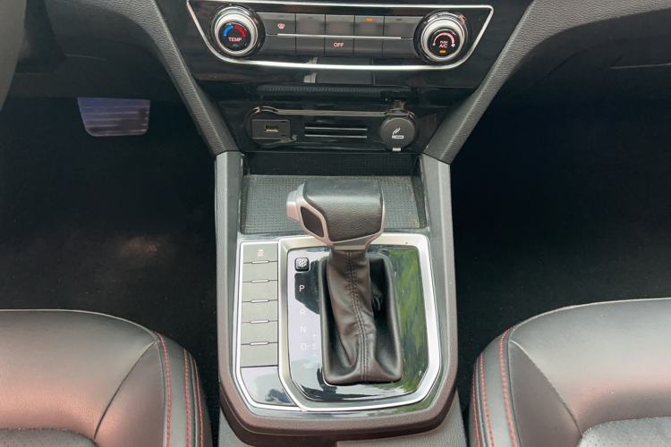 Used FORTHING Joyear S50 2017 1.6L CVT Luxury Model Gear Lever