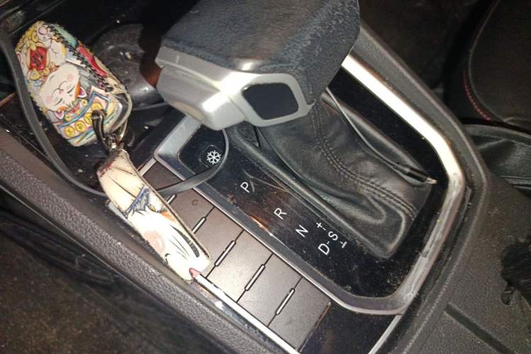Used FORTHING Joyear S50 2017 1.6L CVT Luxury Model Gear Lever