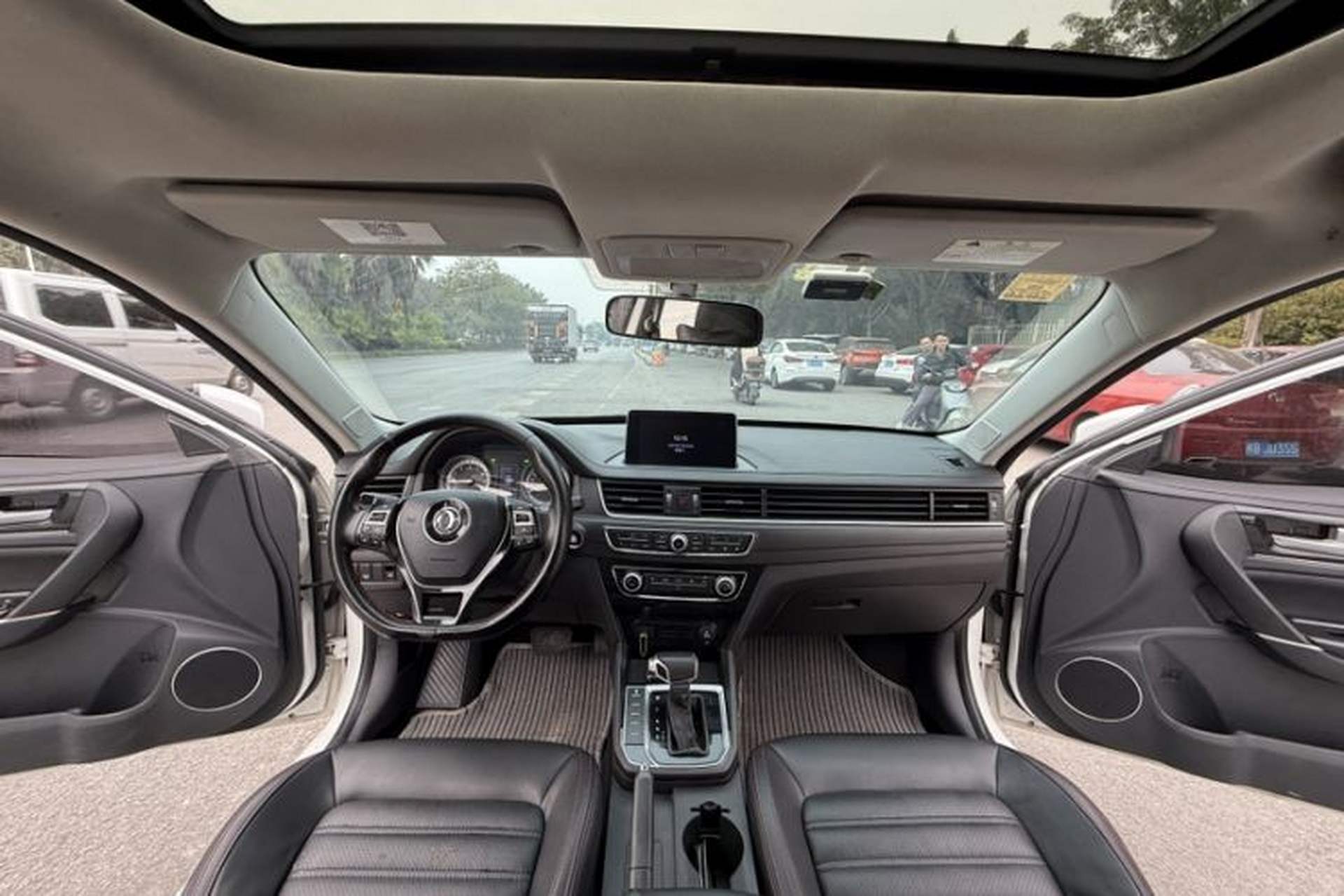 Used FORTHING Joyear S50 2017 1.6L CVT Luxury Model Interior 1