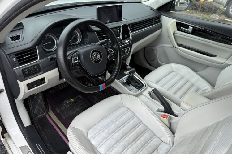 Used FORTHING Joyear S50 2017 1.6L CVT Luxury Model Interior 4