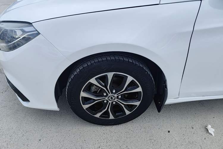 Used FORTHING Joyear S50 2017 1.6L CVT Luxury Model Left Front Wheel Hub