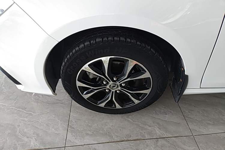 Used FORTHING Joyear S50 2017 1.6L CVT Luxury Model Left Front Wheel Hub