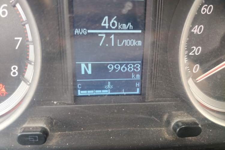 Used FORTHING Joyear S50 2017 1.6L CVT Luxury Model Odometer Close Up