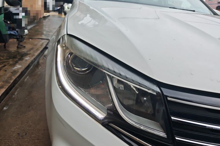 Used FORTHING Joyear S50 2017 1.6L CVT Luxury Model Right Front Headlight