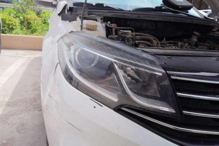 Used FORTHING Joyear S50 2017 1.6L CVT Luxury Model Right Front Headlight