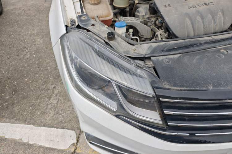 Used FORTHING Joyear S50 2017 1.5L Manual Luxury Model Right Front Headlight