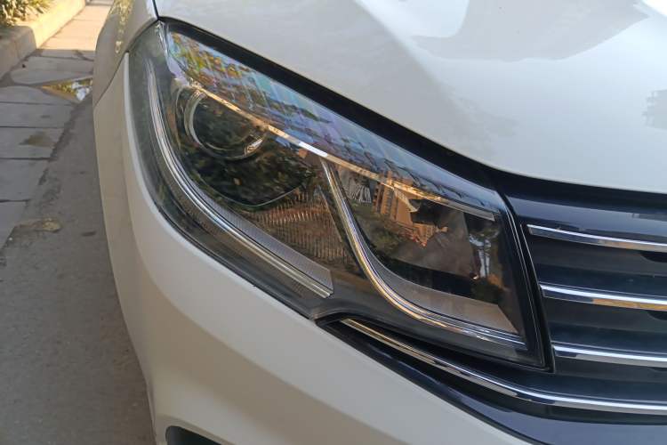 Used FORTHING Joyear S50 2017 1.5L Manual Luxury Model Right Front Headlight