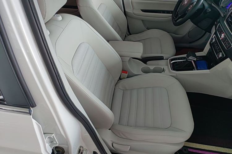Used FORTHING Joyear S50 2017 1.6L CVT Luxury Model Right Front Seat