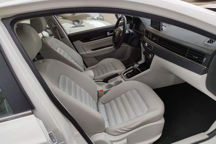 Used FORTHING Joyear S50 2017 1.6L CVT Luxury Model Right Front Seat