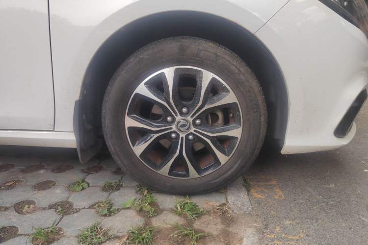 Used FORTHING Joyear S50 2017 1.5L Manual Luxury Model Right Front Wheel Hub