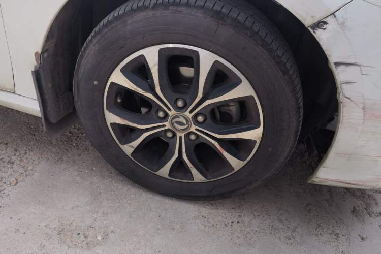 Used FORTHING Joyear S50 2017 1.6L CVT Luxury Model Right Front Wheel Hub