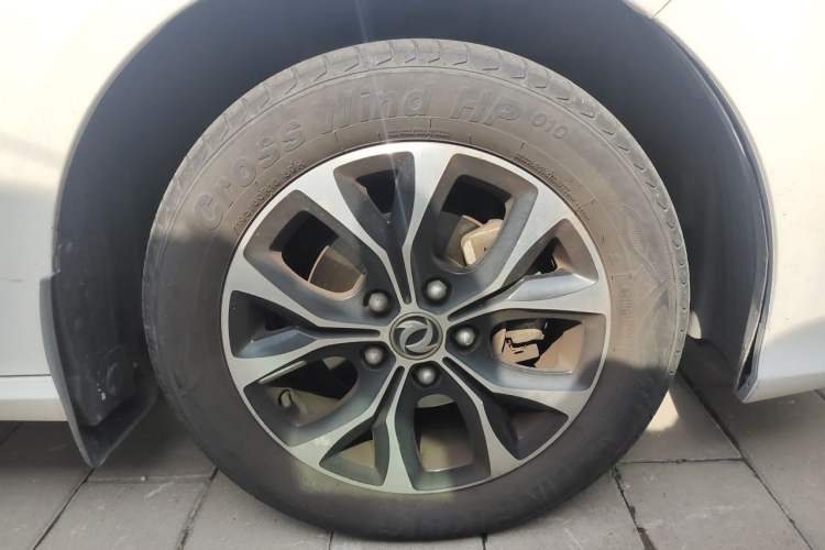 Used FORTHING Joyear S50 2017 1.5L Manual Luxury Version Right Front Wheel Hub
