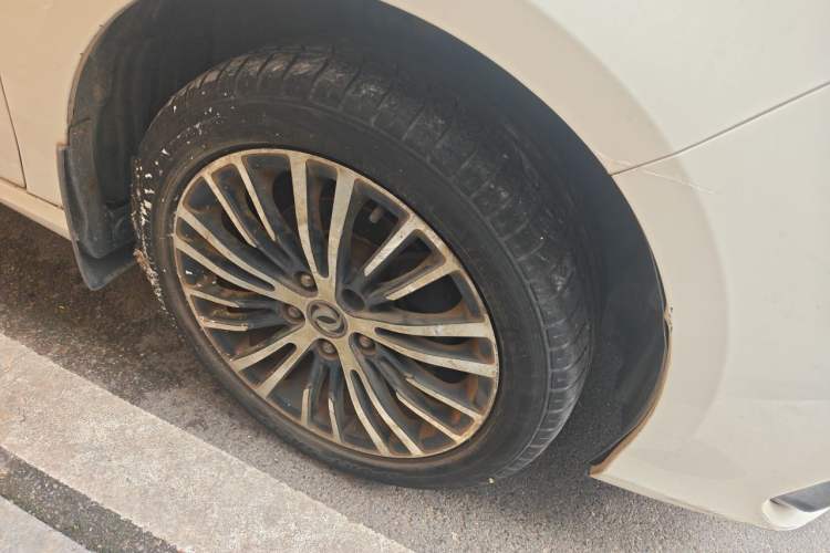 Used FORTHING Joyear S50 2017 2.0L Manual Luxury Version Right Front Wheel Hub