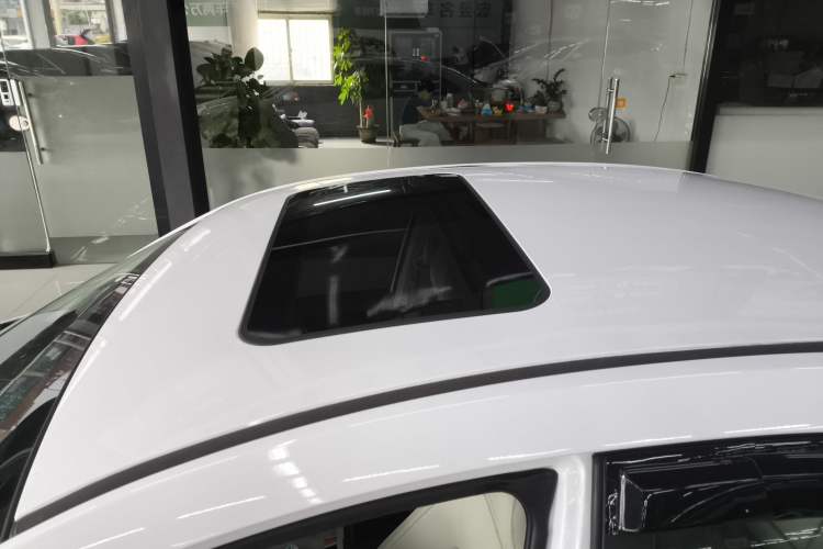 Used FORTHING Joyear S50 2017 1.6L CVT Luxury Model Roof