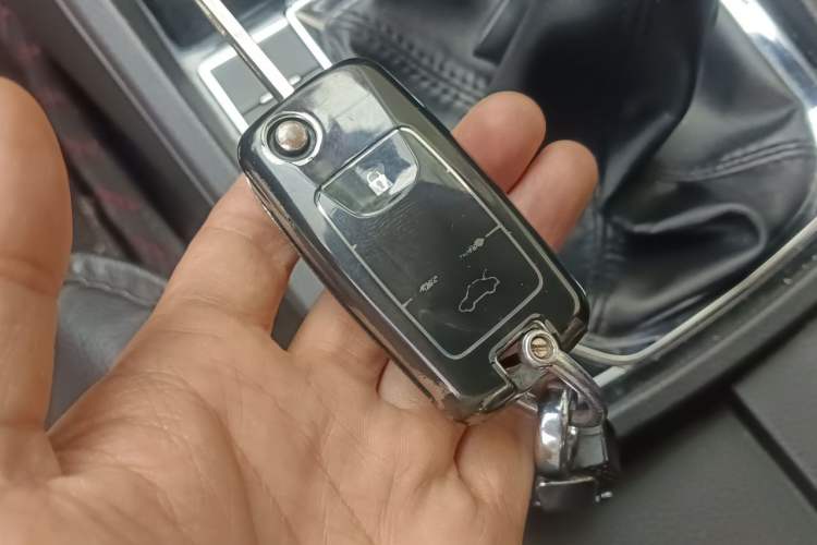 Used FORTHING Joyear S50 2019 1.6L Manual Luxury Model Vehicle Key