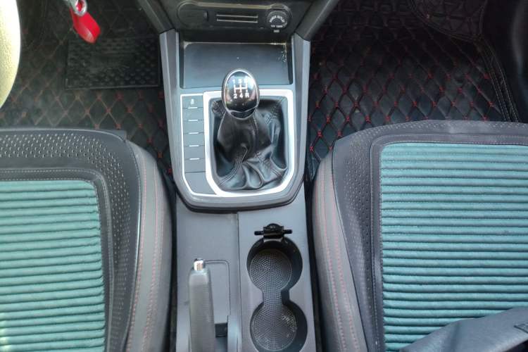 Used FORTHING Joyear S50 2020 1.6L Manual Luxury Model Gear Lever