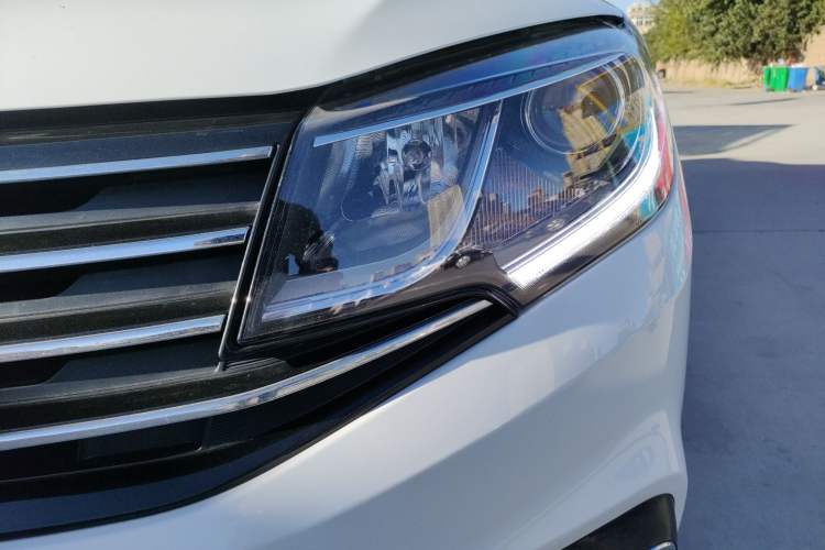 Used FORTHING Joyear S50 2020 1.6L Manual Luxury Model Left Front Headlight