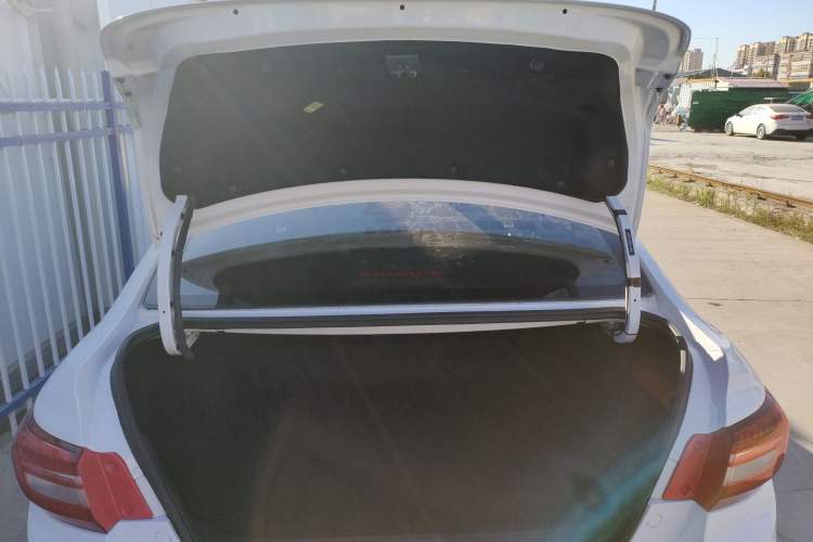 Used FORTHING Joyear S50 2020 1.6L Manual Luxury Model Trunk