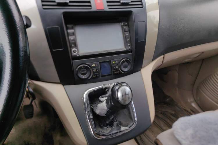 Used FORTHING Joyear SUV 2012 1.6L Luxury Model Audio And AC Panel