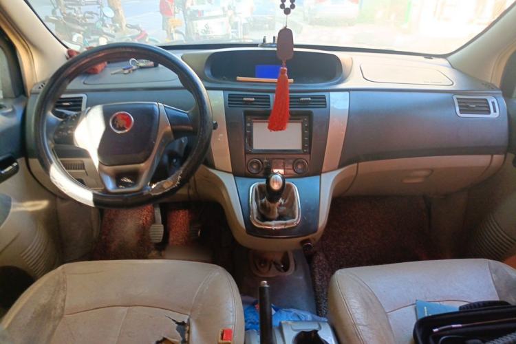 Used FORTHING Joyear SUV 2012 1.6L Luxury Model Center Console