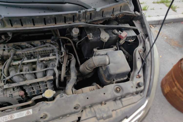 Used FORTHING Joyear SUV 2012 1.6L Luxury Model Engine Bay Left