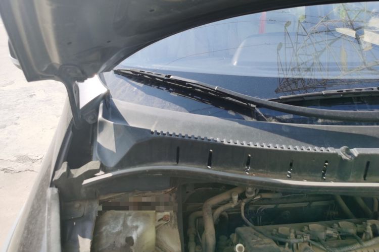 Used FORTHING Joyear SUV 2012 1.6L Luxury Model Engine Bay Right