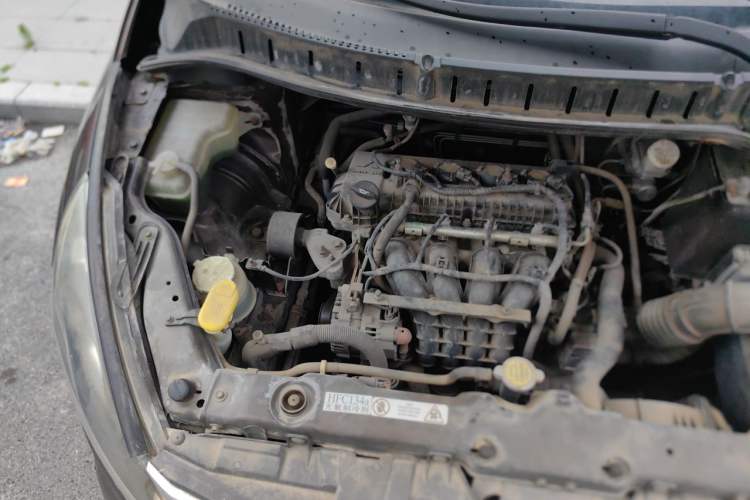 Used FORTHING Joyear SUV 2012 1.6L Luxury Model Engine Bay Right