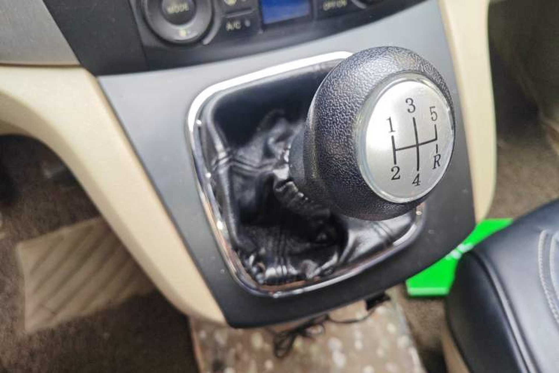 Used FORTHING Joyear SUV 2012 1.6L Luxury Model Gear Lever
