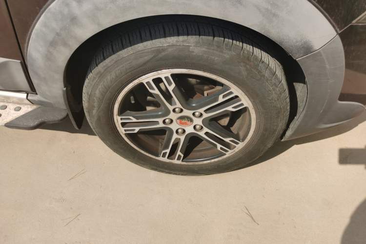 Used FORTHING Joyear SUV 2012 1.6L Luxury Model Right Front Wheel Hub