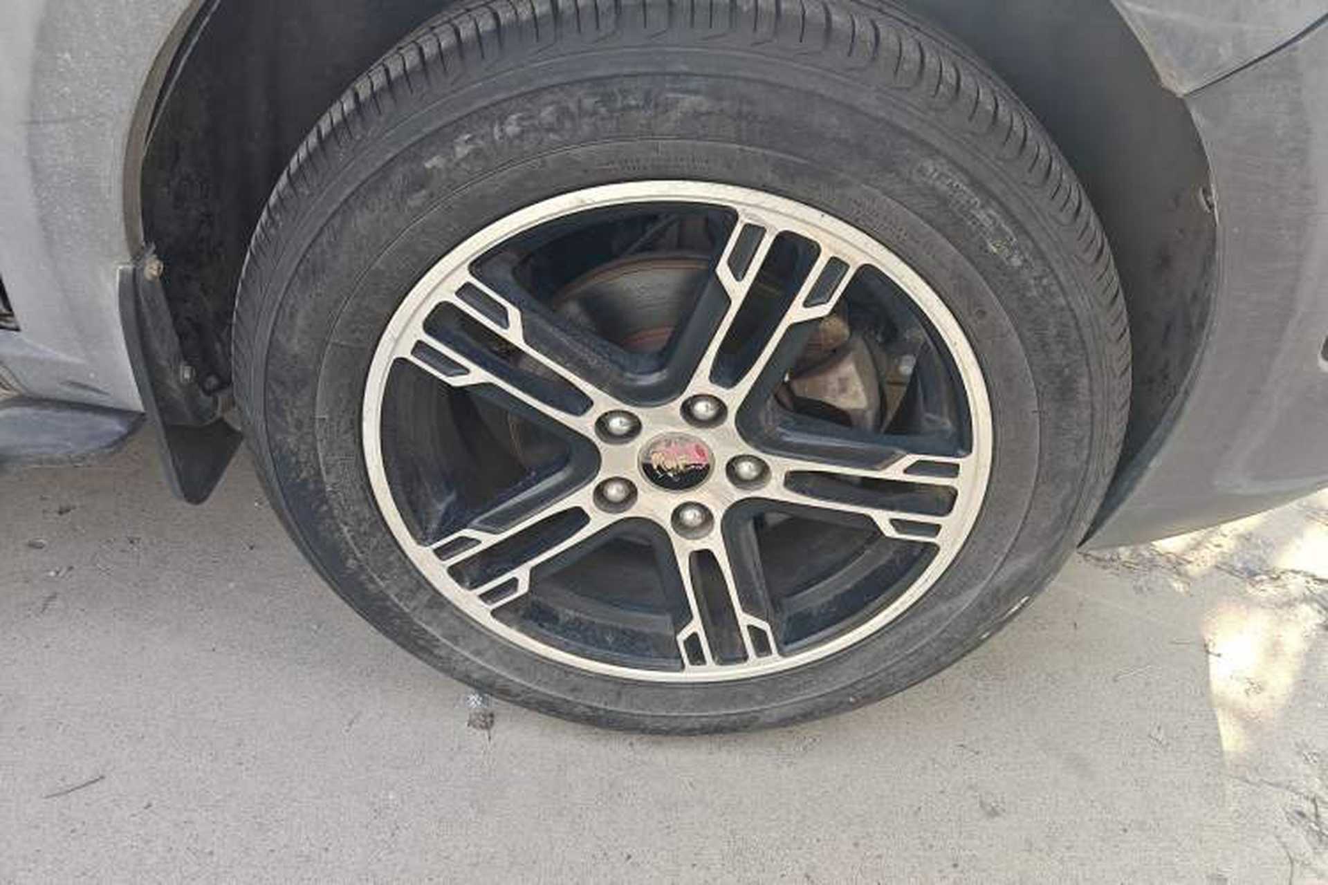 Used FORTHING Joyear SUV 2012 1.6L Comfort Model Right Front Wheel Hub