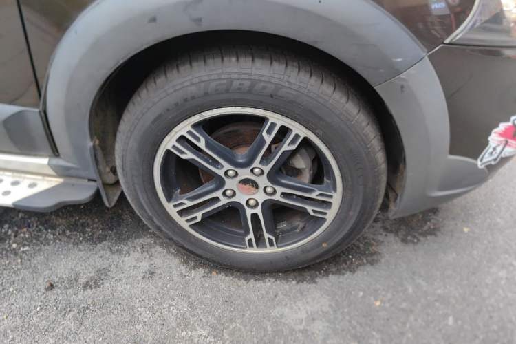 Used FORTHING Joyear SUV 2012 1.6L Luxury Model Right Front Wheel Hub