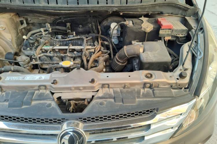Used FORTHING Joyear SUV 2012 1.6L Luxury Model Engine Bay Left