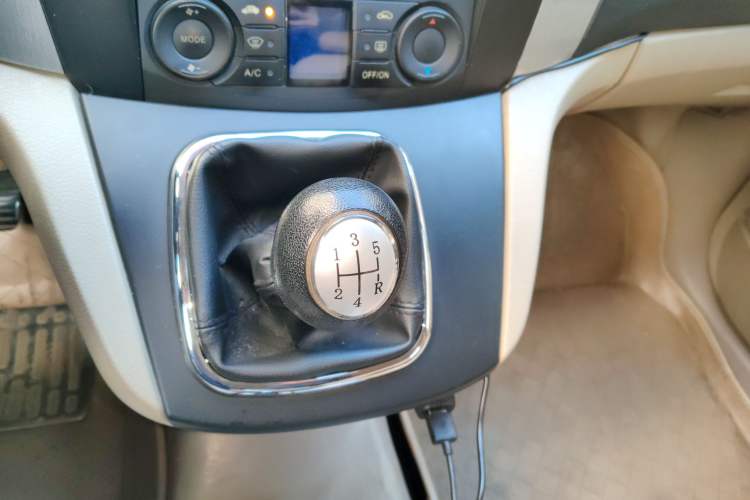 Used FORTHING Joyear SUV 2012 1.6L Luxury Model Gear Lever